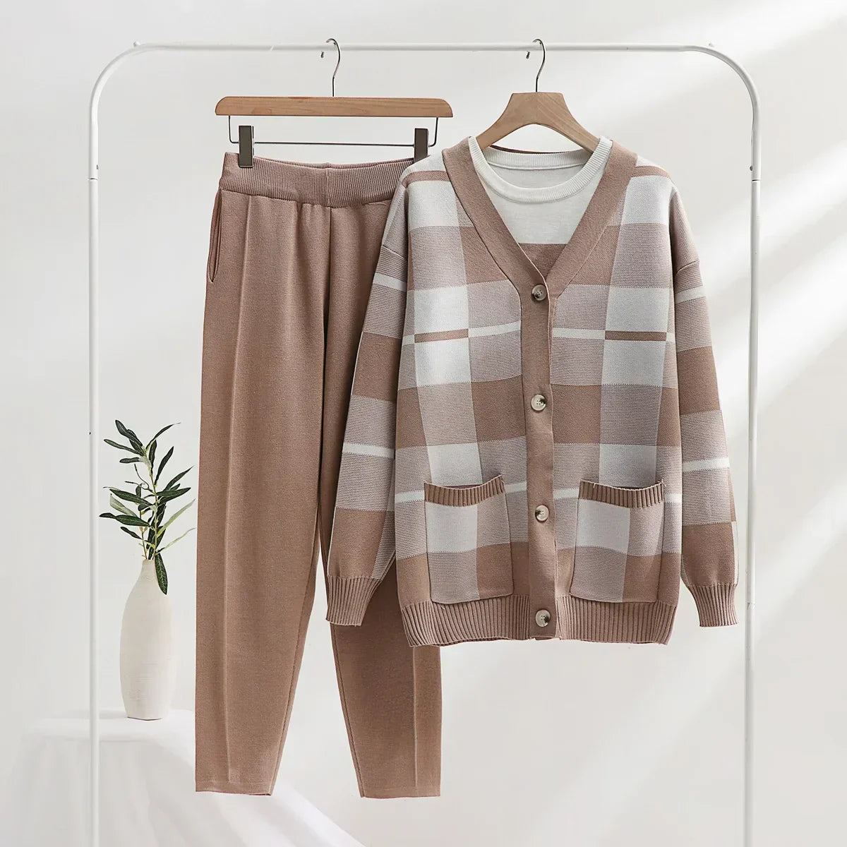 Zyrell | Women’s 3-Piece Plaid Knit Set